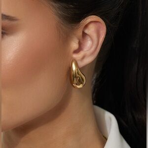 18k Gold Plated *Water Drop Stud* Earrings